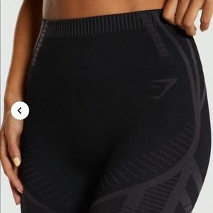 NWOT Geo Seamless Leggings